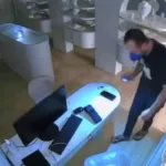 pm-prende-ladrao-de-joalheria-no-setor-marista-e-encontra-semijoias-em-carrinho-de-bebe