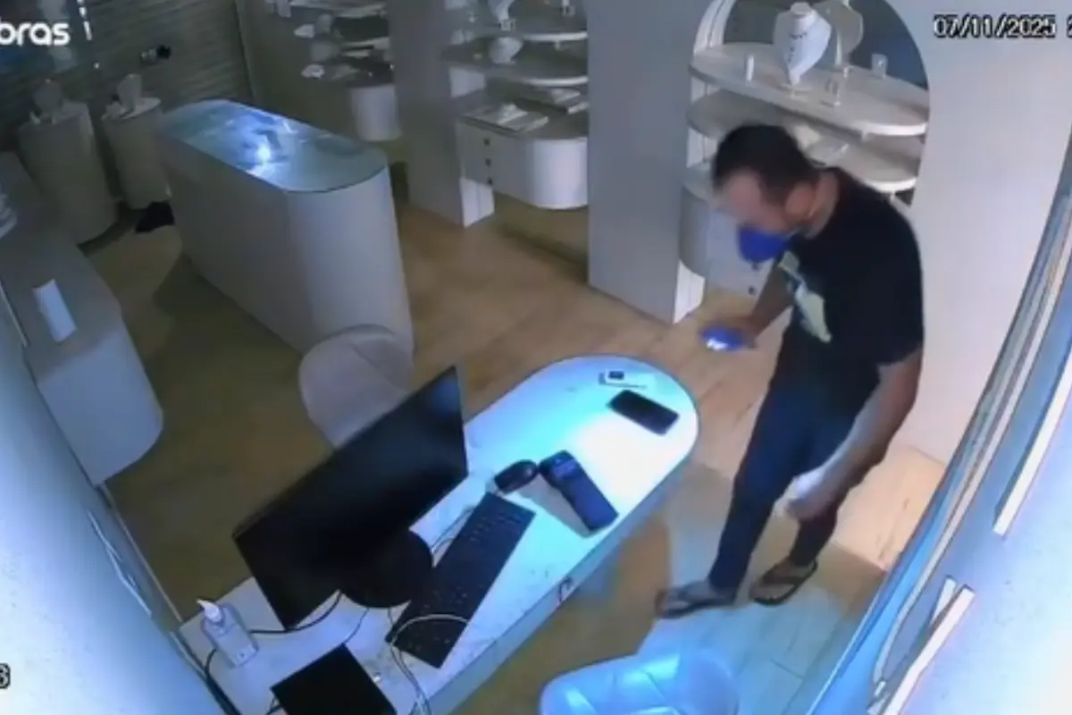 pm-prende-ladrao-de-joalheria-no-setor-marista-e-encontra-semijoias-em-carrinho-de-bebe