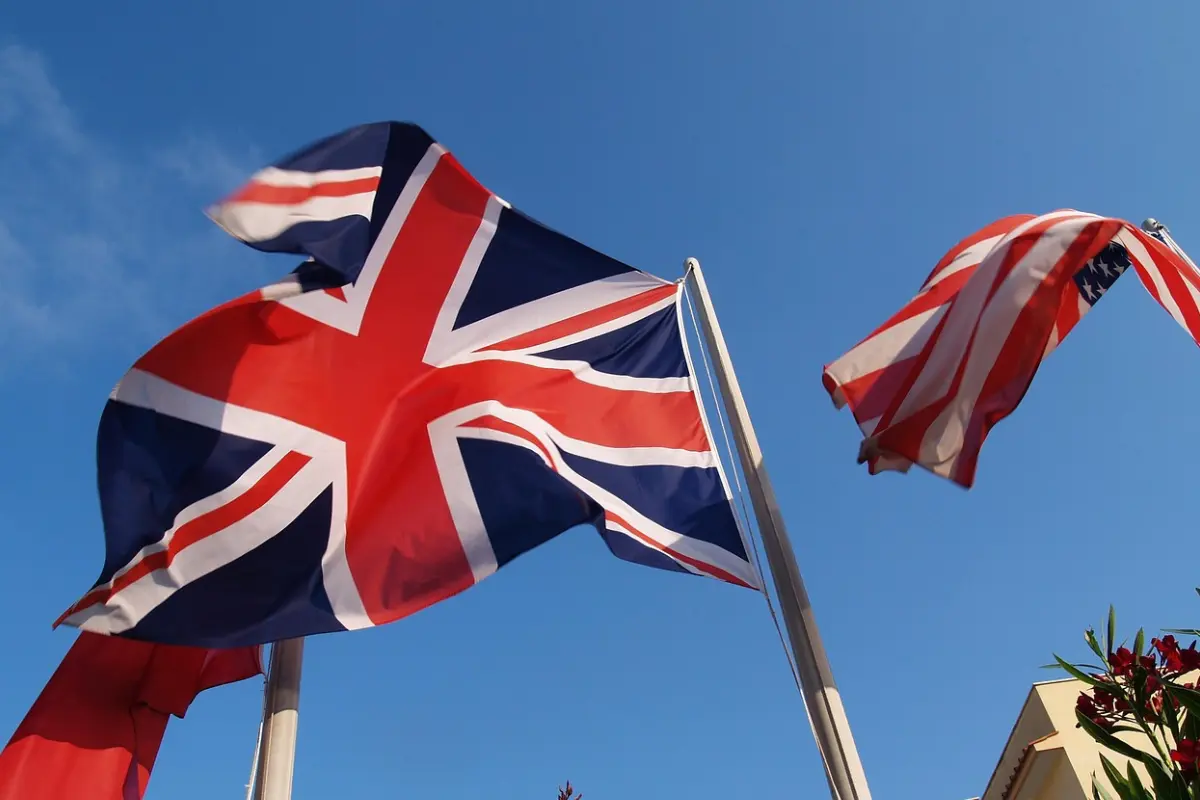 reino-unido-decide-parar-de-compartilhar-informacoes-de-inteligencia-com-os-eua