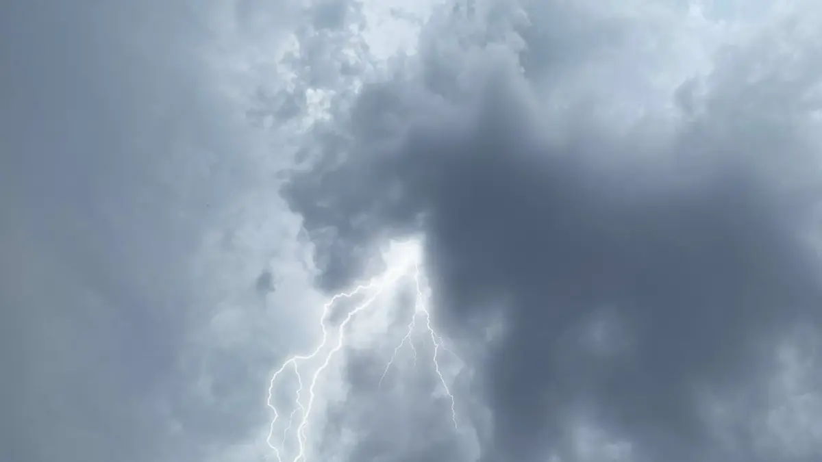 goias-registra-4-milhoes-de-raios-em-2025;-um-so-municipio-teve-135,6-mil