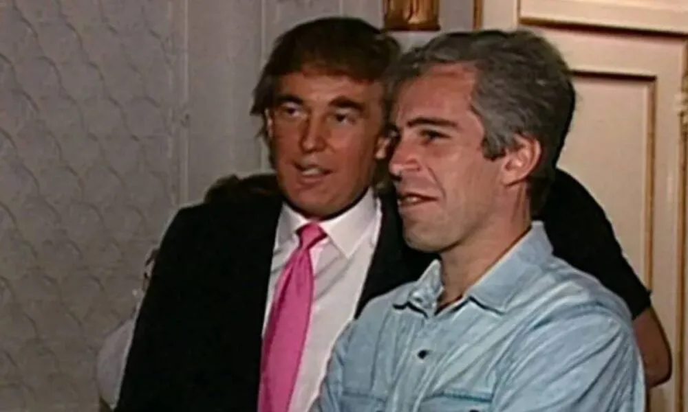 les-courriels-d’epstein-suggerent-que-trump-etait-au-courant-des-abus-et-a-passe-des-heures-avec-la-victime