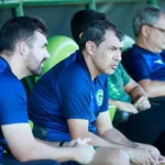 sem-vencer-na-serrinha-com-carille,-treinador-ve-licoes-e-mira-a-primeira-vitoria-em-casa