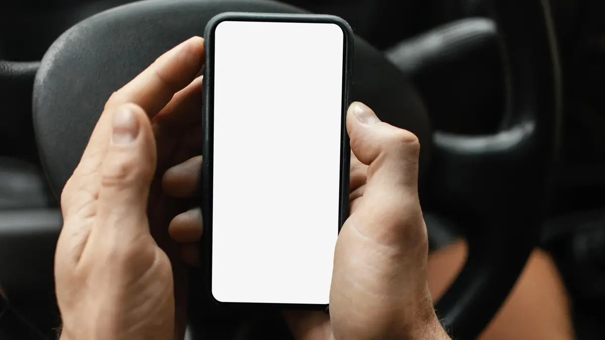 trt-go-mantem-demissao-por-justa-causa-de-caminhoneiro-que-usou-o-celular-na-direcao