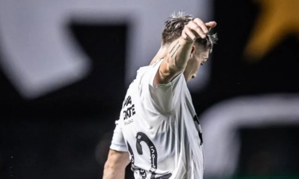 rollheisers-grosartiges-tor-am-ende-sichert-santos-den-entscheidenden-sieg-uber-palmeiras-in-einem-klassiker-in-vila-belmiro