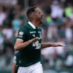 goias-derrota-novorizontino,-volta-a-vencer-na-serrinha-apos-4-jogos-e-retorna-ao-g4-da-serie-b