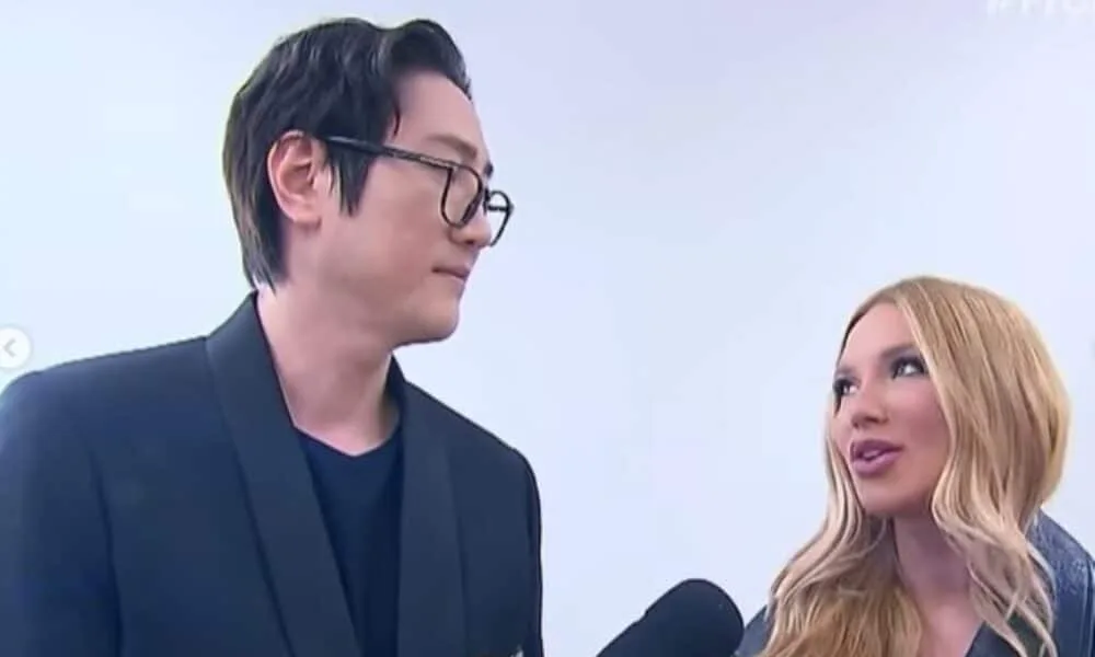 virginia-fonseca,-la-novia-de-vini-jr.,-recibe-una-broma-del-reportero-coreano-en-el-camerino-de-sabadou-en-sbt