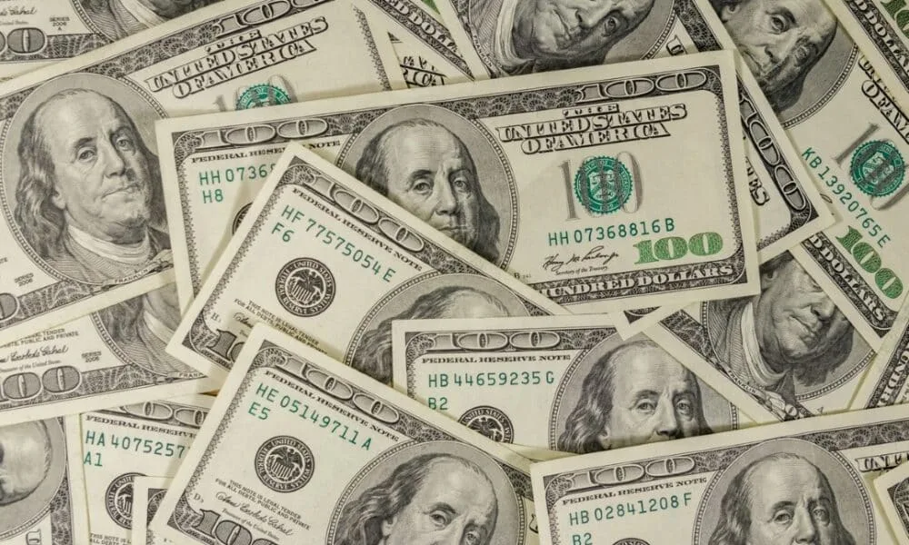 la-securite-sociale-americaine-annonce-une-augmentation-de-2,8-%-de-ses-prestations-;-les-paiements-arrivent-en-2026