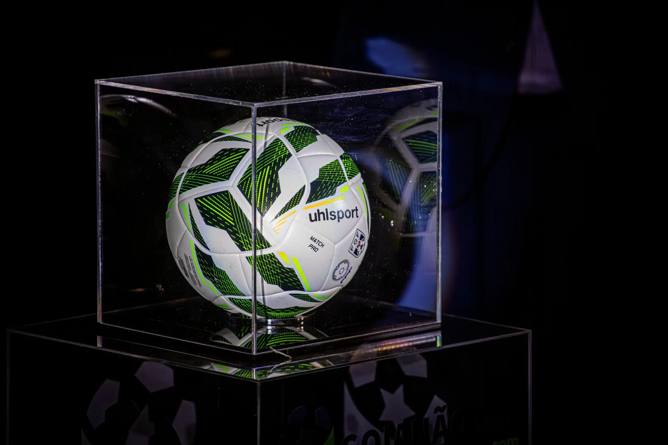 fgf-apresenta-bola-que-sera-utilizada-no-campeonato-goiano-de-2026