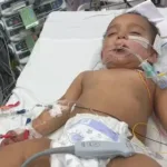 bebe-sofre-ataque-cardiaco-e-perde-parte-da-lingua-ao-confundir-mamadeira-com-soda-caustica