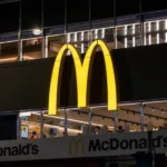 mcdonald’s-lanca-combos-tematicos-de-stranger-things-no-brasil-com-itens-invertidos-e-sobremesas-exclusivas