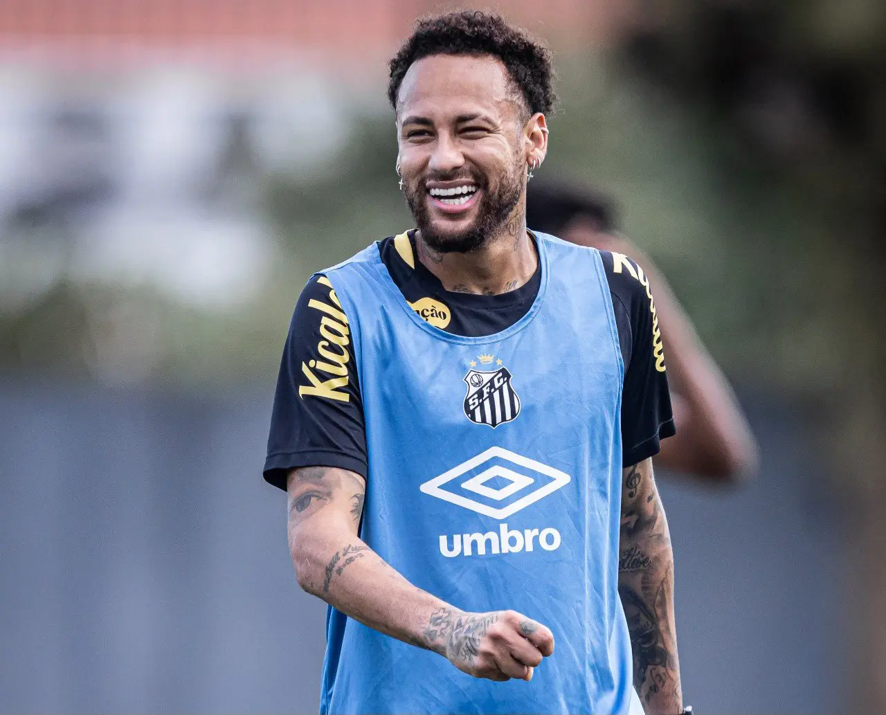 neymar-e-mais-10:-faixa-na-vila-belmiro-sugere-escalacao-ideal-do-santos