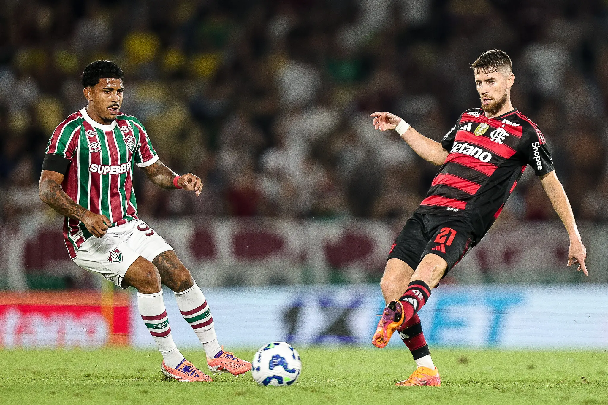 derrota-para-o-fluminense-faz-flamengo-perder-invencibilidade-em-classicos-em-2025;-veja-numeros