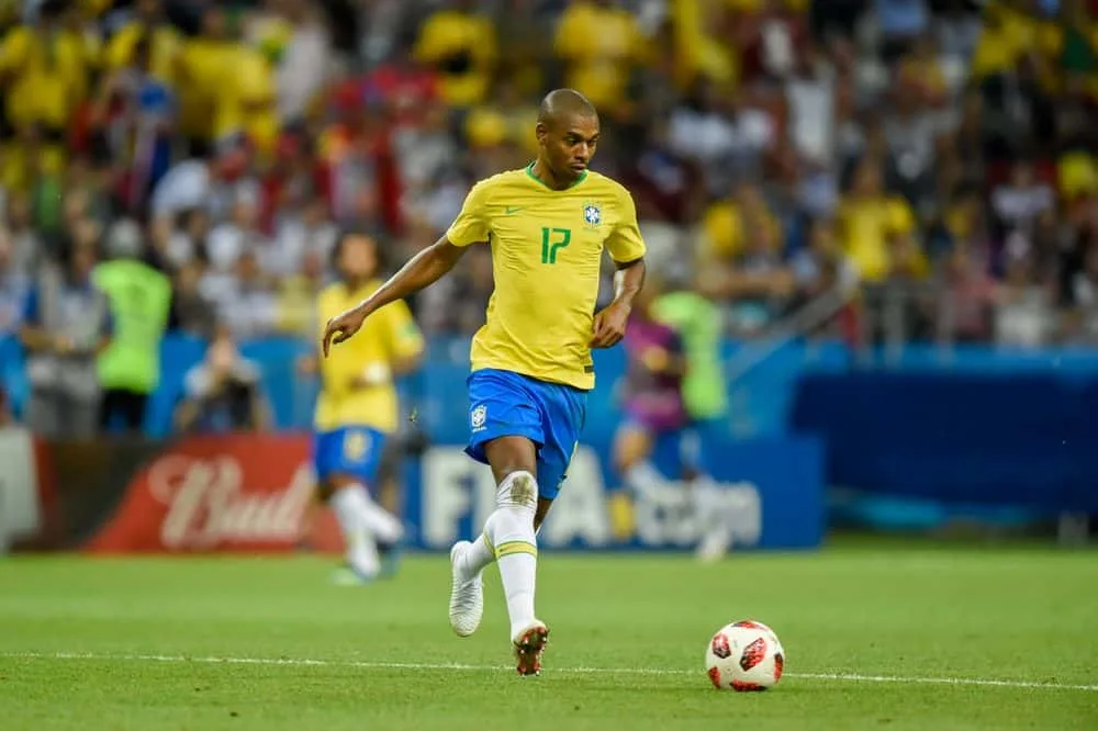idolo-do-athletico-e-ex-city,-fernandinho-encerra-carreira:-“nao-motiva-mais”