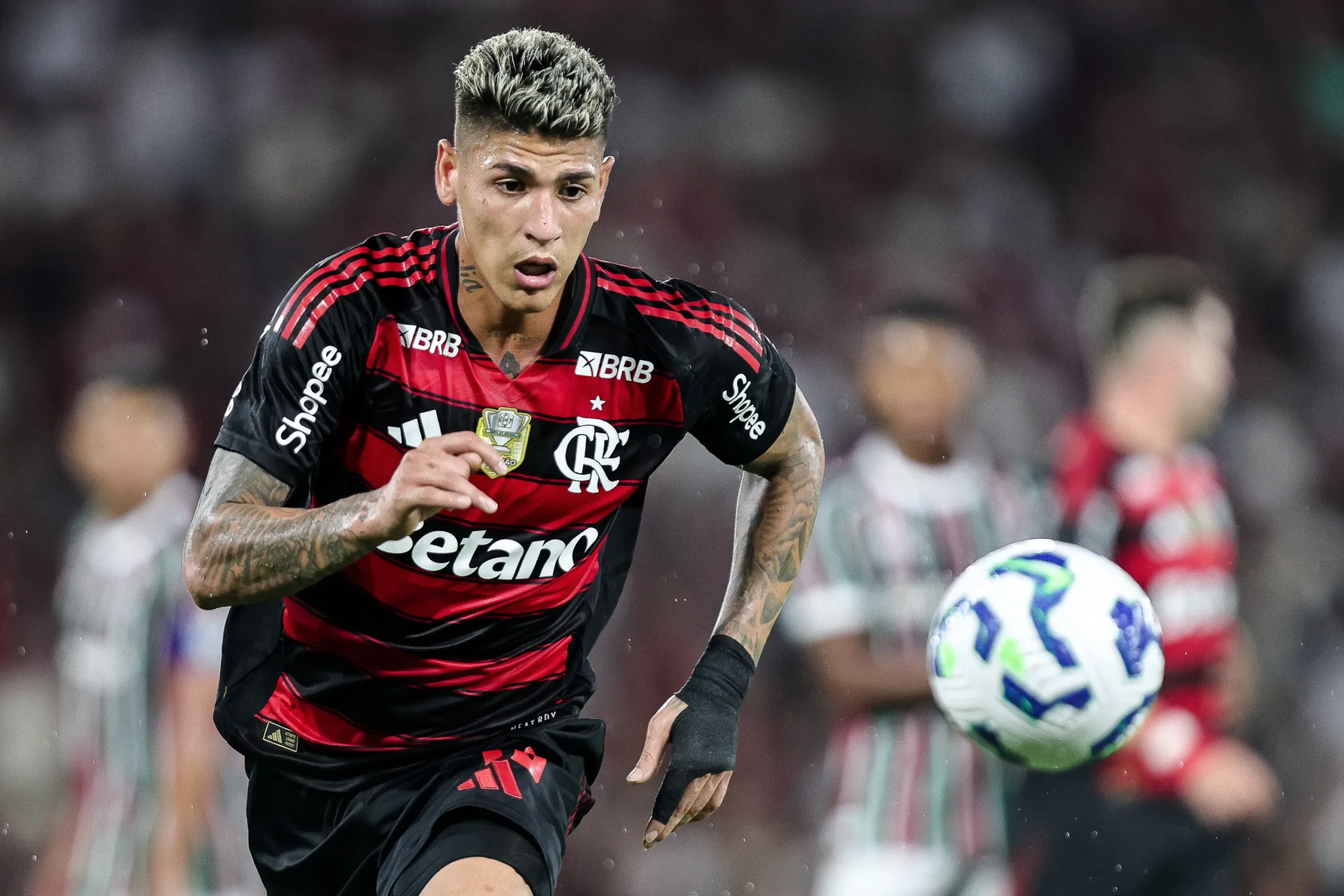 brigando-pelo-topo-da-tabela,-flamengo-e-palmeiras-entram-em-campo-neste-sabado-(22/11)