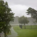 ciclone-extratropical-avanca-pelo-sul-e-sudeste-com-ventos-de-ate-115-km/h-e-chuvas-intensas