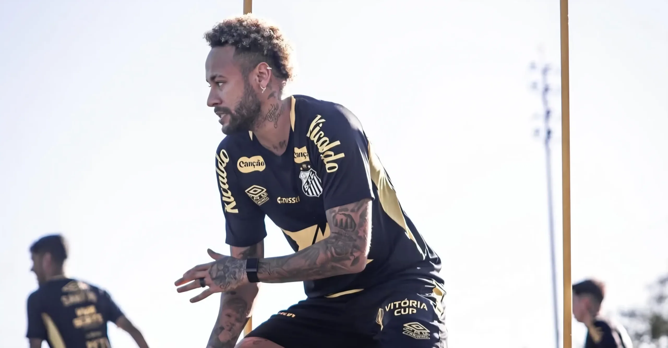 neymar-surpreende-e-treina-em-campo-para-jogo-contra-o-sport