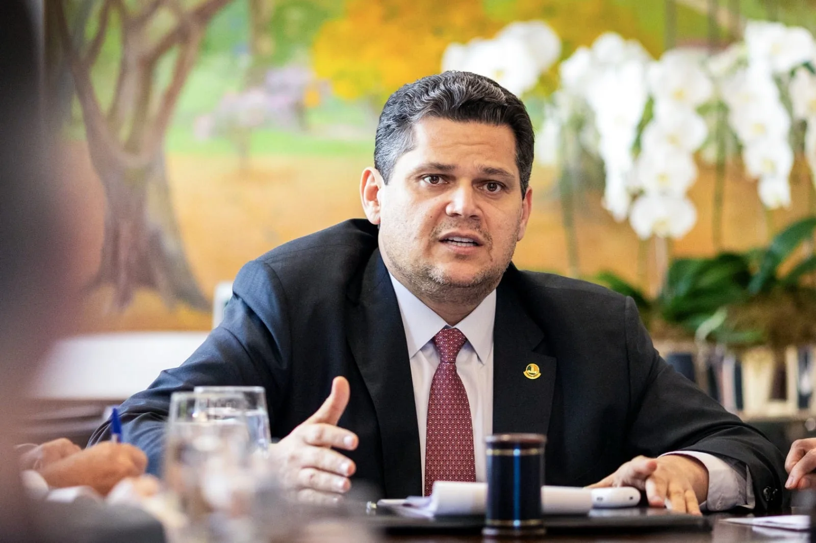 ausente-na-assinatura-da-isencao-do-ir,-alcolumbre-comemora-lei:-‘conquista-historica’