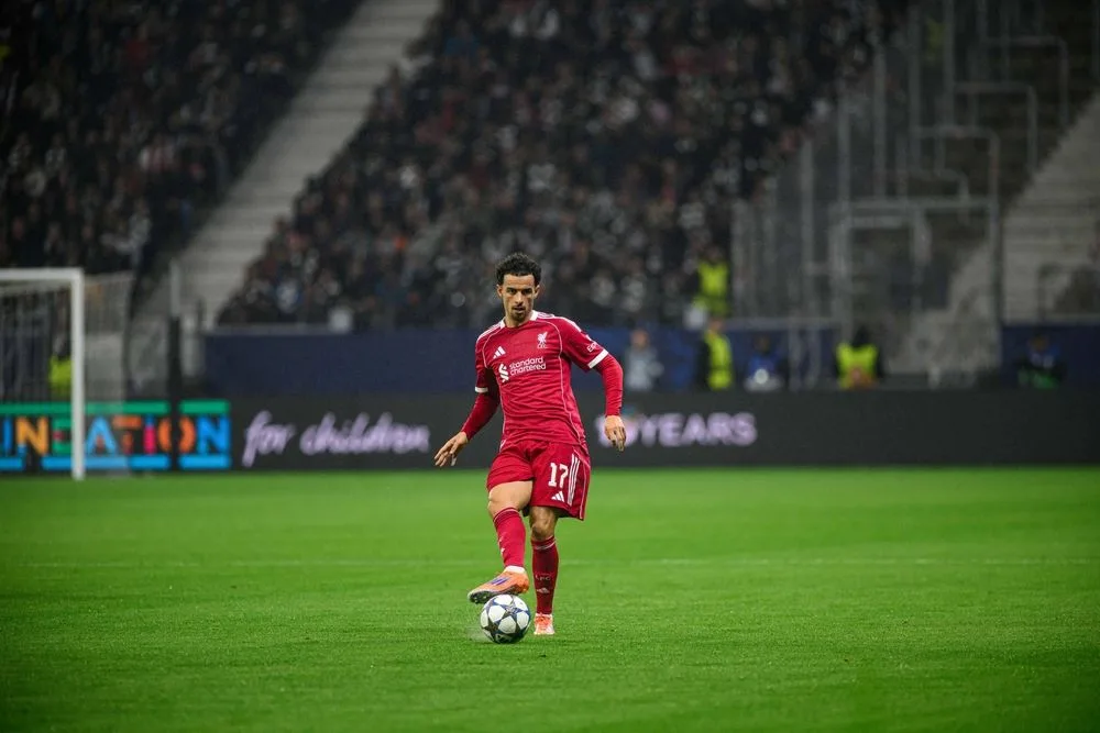 curtis-jones-desabafa-apos-goleada-do-liverpool-para-o-psv:-“estamos-na-merda”