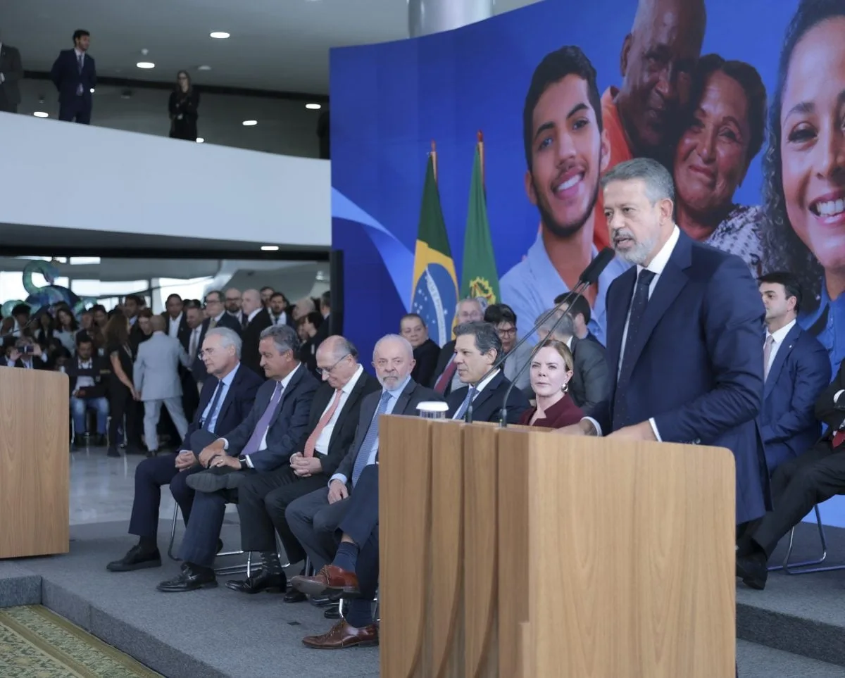 como-o-centrao-reagiu-aos-afagos-de-lira-a-lula-–-cartacapital