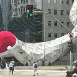 baleia-da-faria-lima-vira-meme-com-decoracao-de-natal:-“pirorca”