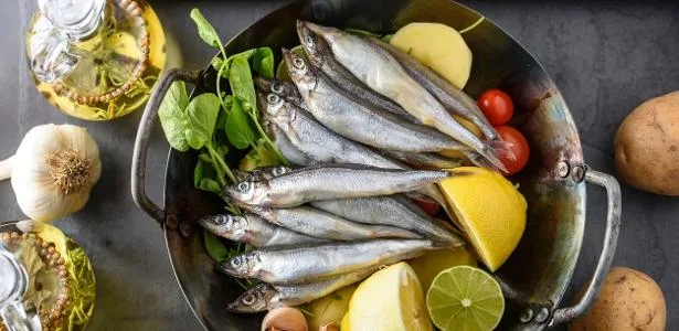 gordura-no-figado?-colocar-dois-tipos-de-peixe-no-prato-ajuda-a-combate-la-–-uol