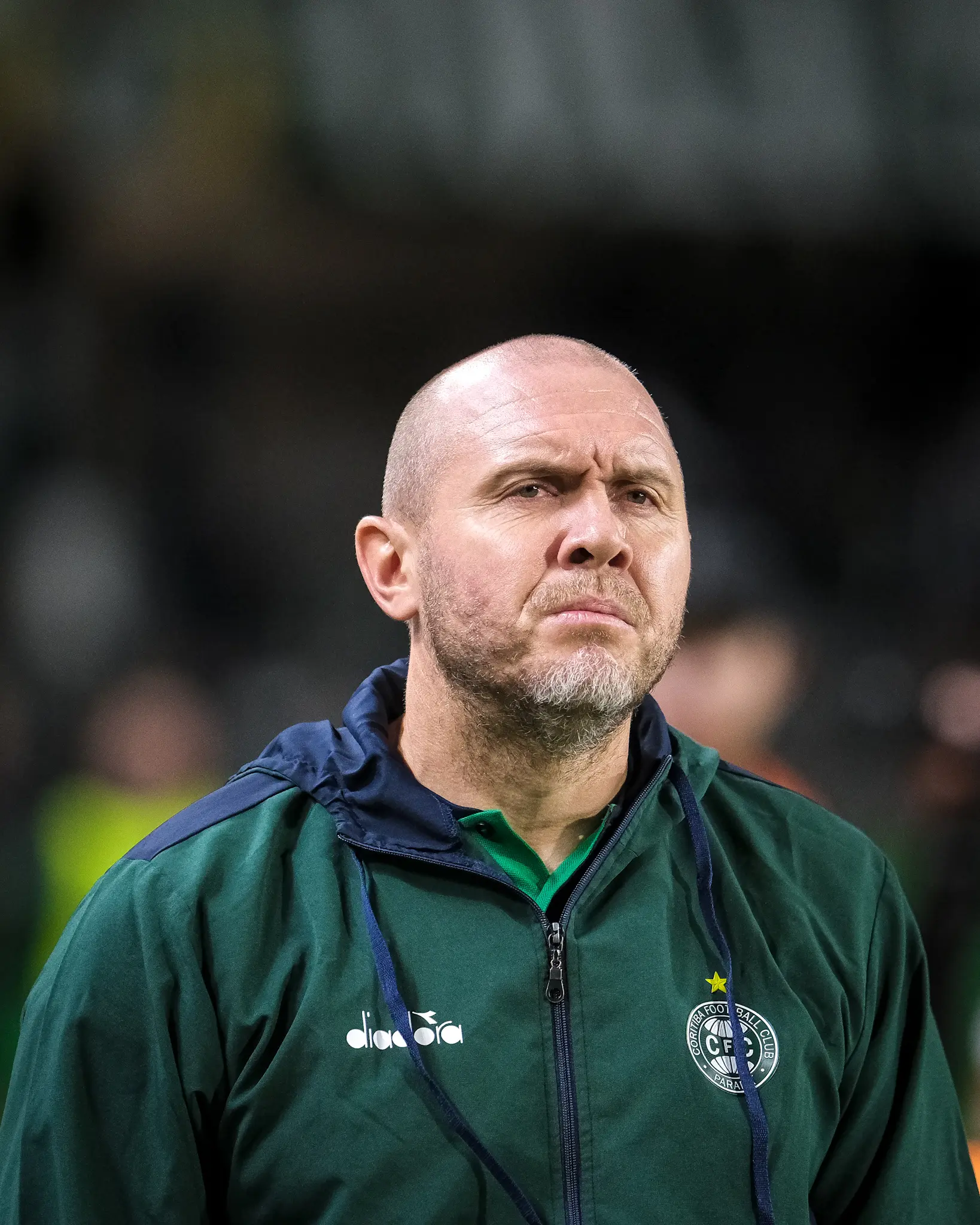 mesmo-com-titulo-da-serie-b,-coritiba-anuncia-saida-de-treinador