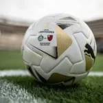 final-da-libertadores-e-adiada-para-as-18h15-apos-atraso-na-chegada-do-palmeiras