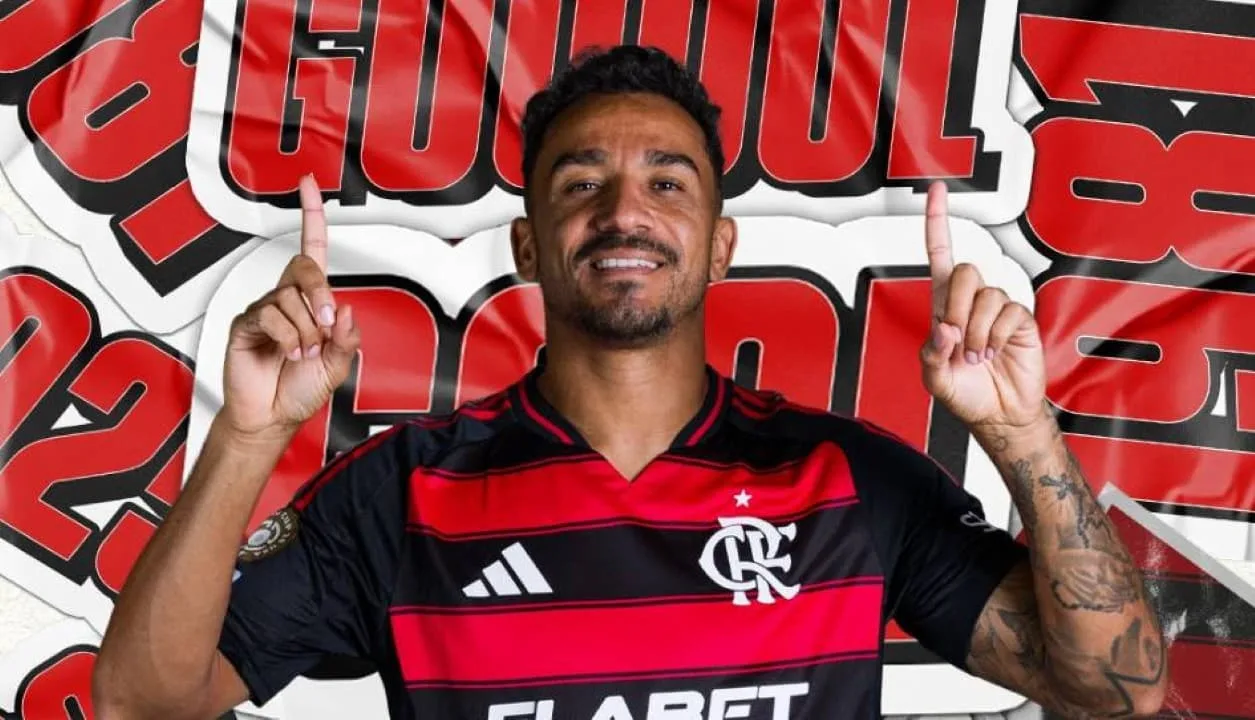 heroi!-danilo-cabeceia-para-gol-e-flamengo-abre-o-placar-na-final-da-libertadores-contra-palmeiras-no-segundo-tempo