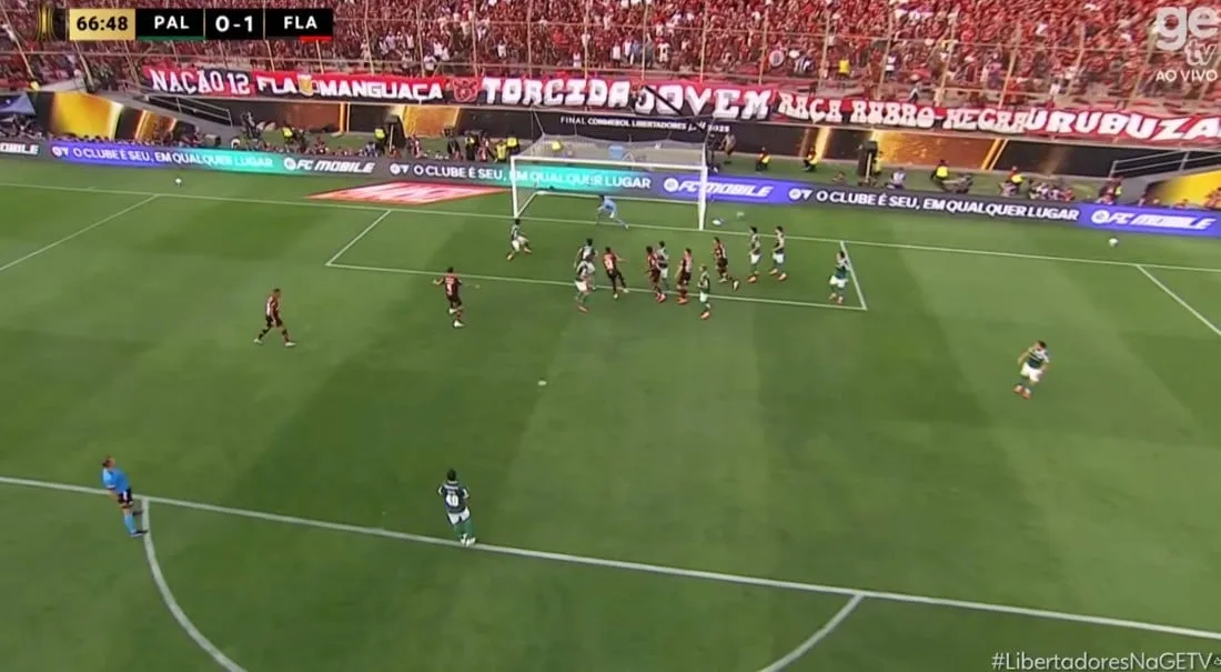 marcou-em-duas-finais-(santos):-danilo-marca-golaco-de-cabeca-e-coloca-flamengo-na-frente-na-contra-palmeiras-na-final-da-libertadores