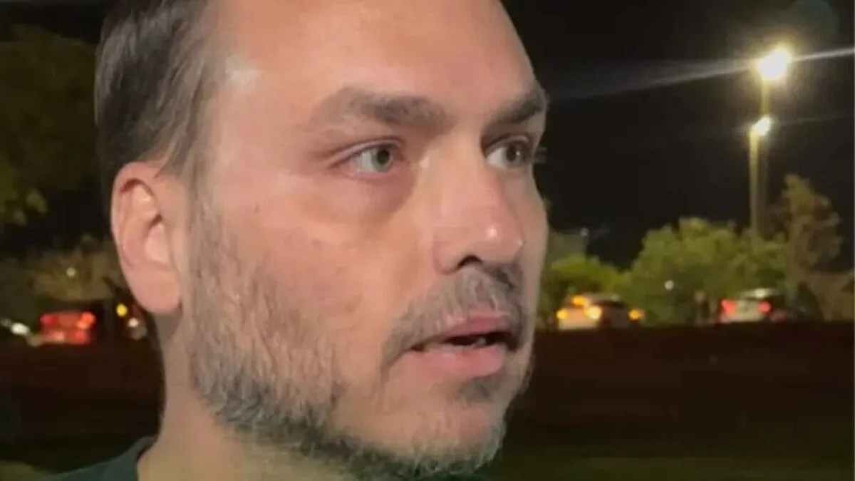 carlos-bolsonaro-fala-em-“pesos-e-medidas-diferentes”-ao-comparar-prisao-do-pai-com-caso-vorcaro-–-nsc-total