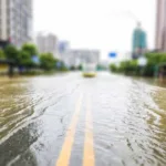 Mulher morre arrastada por enxurrada após chuva intensa no interior de SP