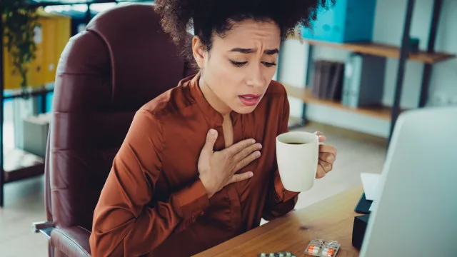 Cuidado! N&atilde;o tome estes 6 tipos de medicamentos com caf&eacute;