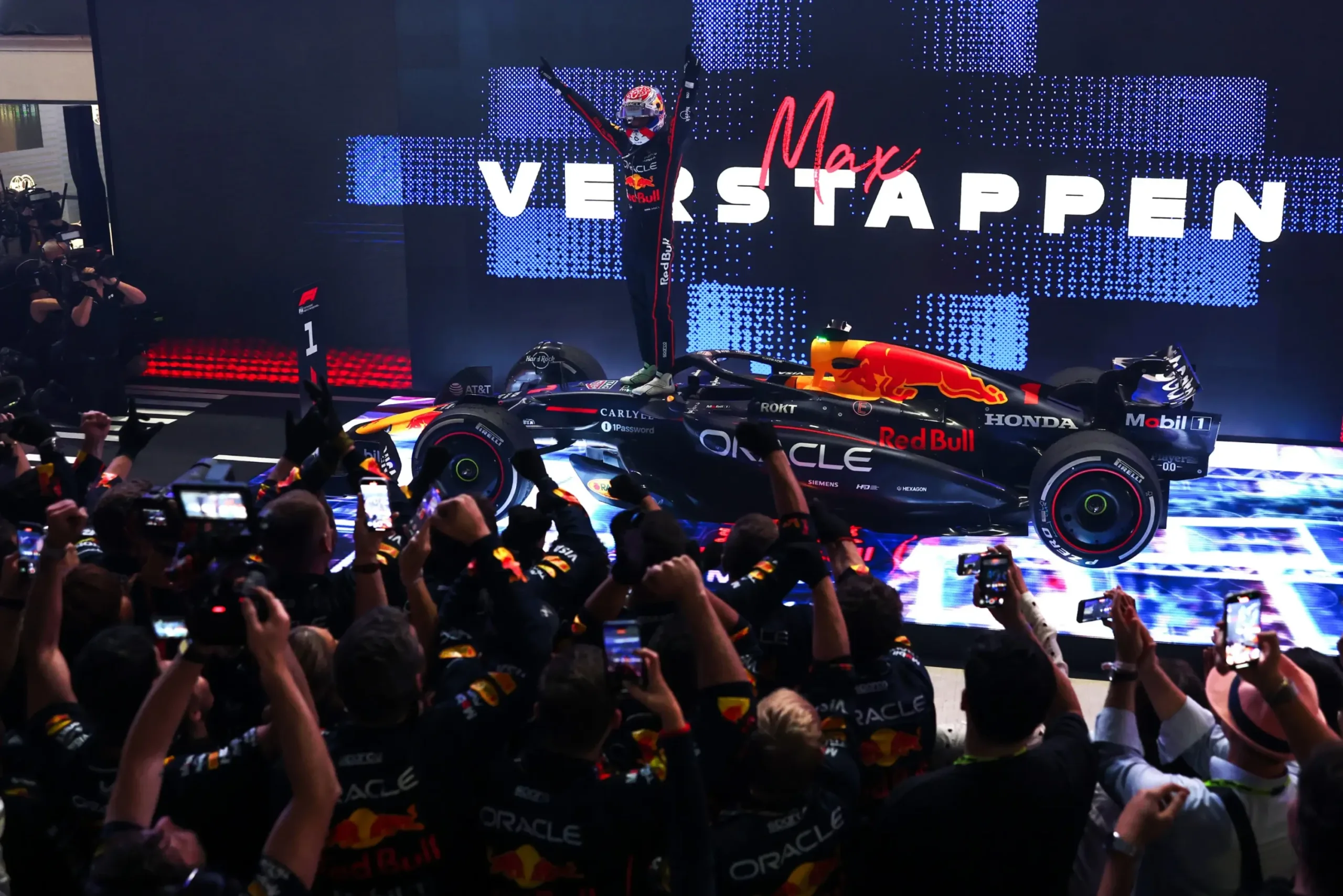formula-1:-verstappen-vence-no-catar,-e-definicao-do-campeonato-fica-para-abu-dhabi