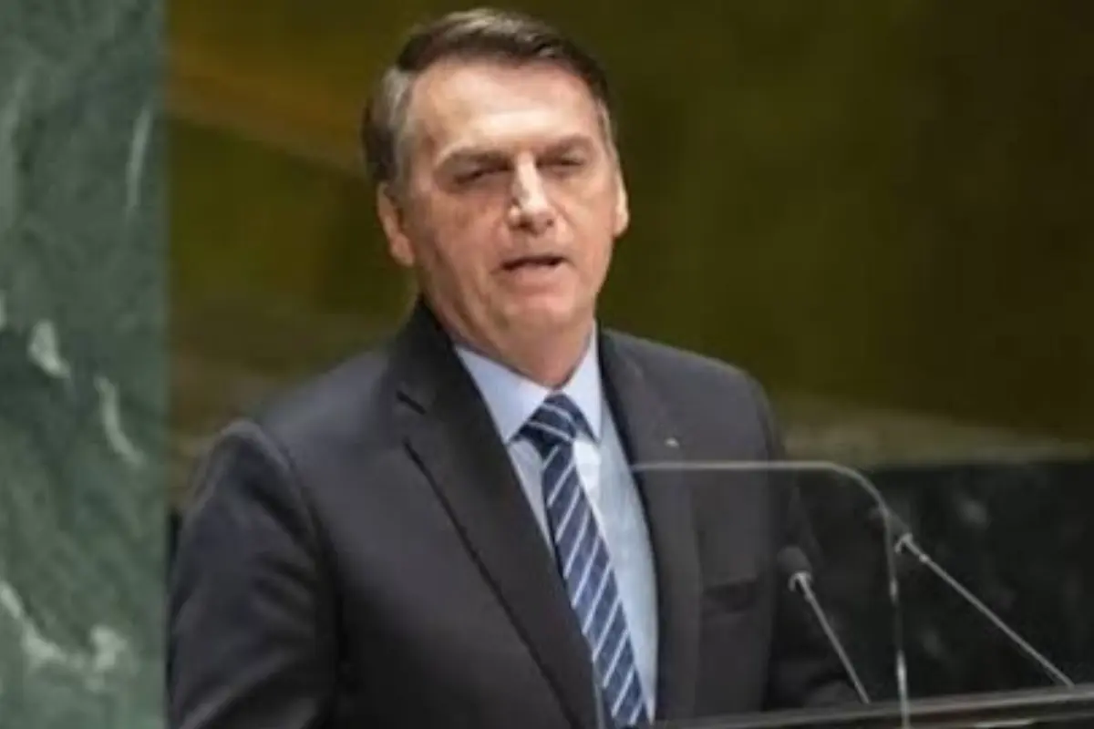 palavras-cruzadas,-futebol-e-marmitas:-a-primeira-semana-de-bolsonaro-na-prisao