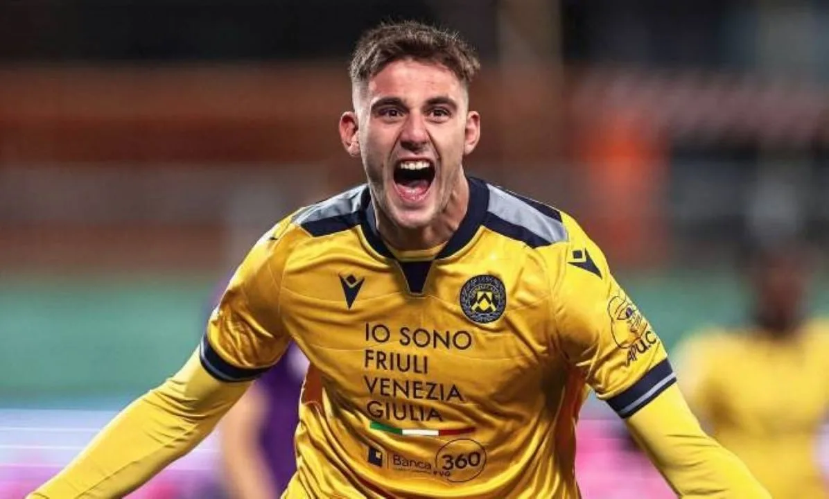 lorenzo-lucca-pode-sair-do-napoli-em-janeiro-por-emprestimo-apos-retorno-de-lukaku?