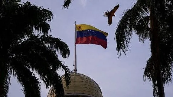 colombia-rebate-trump-e-diz-que-espaco-aereo-da-venezuela-esta-aberto-–-cnn-brasil