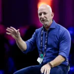 de-volta-ao-trabalho:-jeff-bezos-vai-liderar-startup-de-ia-em-primeira-funcao-desde-a-amazon,-diz-jornal