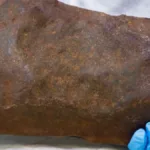 australiano-guarda-rocha-acreditando-ter-achado-ouro,-mas-se-surpreende-com-a-verdade