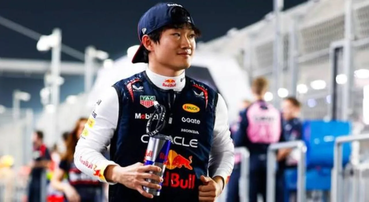 red-bull-anuncia-saida-de-yuki-tsunoda-para-2026-e-promove-hadjar-ao-lado-de-verstappen