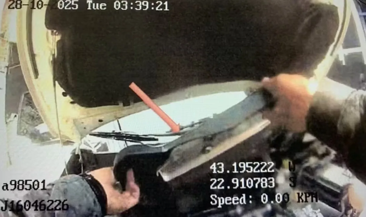 mprj-denuncia-seis-pms-apos-novas-imagens-mostrarem-roubos-e-insubordinacao-na-megaoperacao-do-alemao-e-penha-–-extra-online