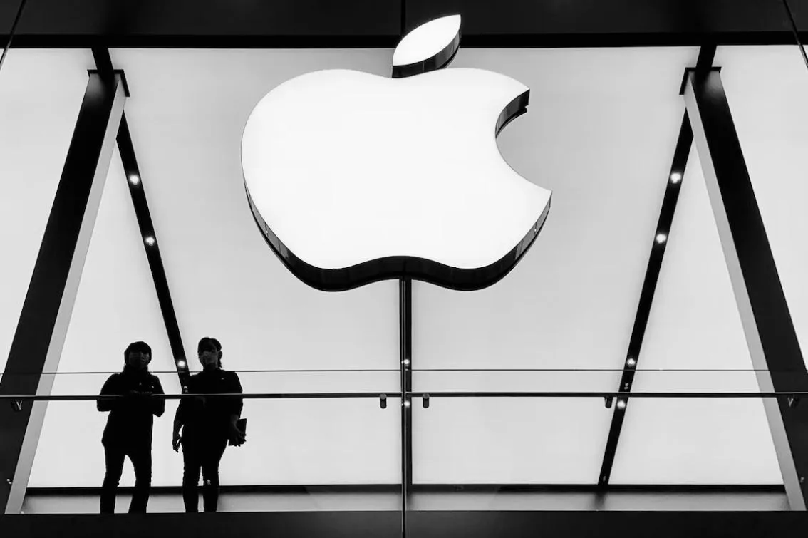 apple-troca-diretor-de-ia-por-ex-microsoft-e-ex-google-em-meio-a-pressao-por-avancos-na-tecnologia