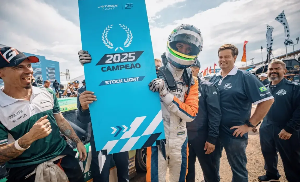 sobrinho-de-barrichello-e-campeao-da-stock-light-e-sobe-para-o-grid-da-stock-car-em-2026