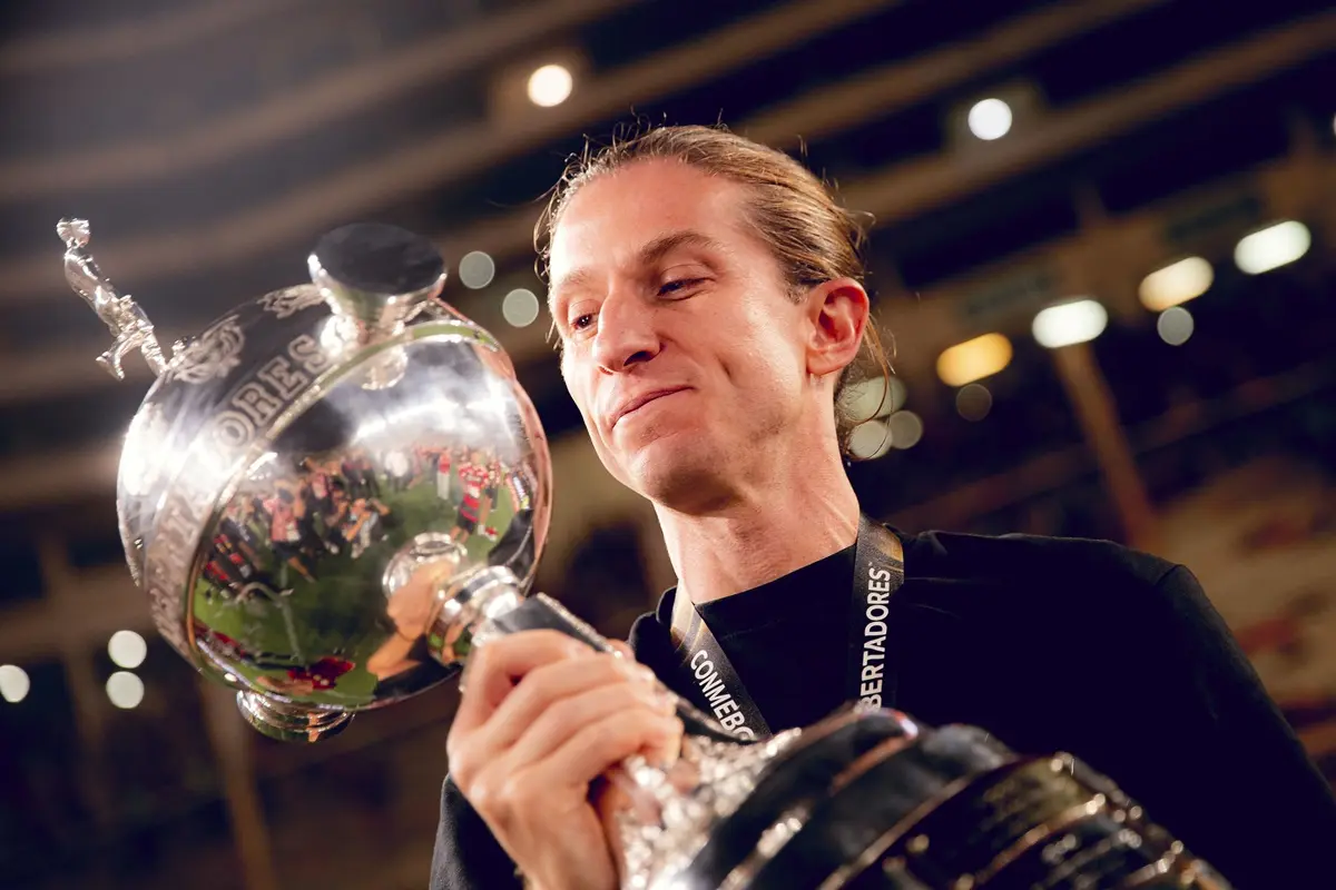 se-vencer-o-brasileirao,-filipe-luis-ficara-a-uma-taca-do-numero-de-conquistas-do-guardiola-em-sua-estreia-no-barcelona