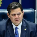 em-meio-a-tensao-com-lula,-alcolumbre-cancela-sabatina-de-messias-no-senado