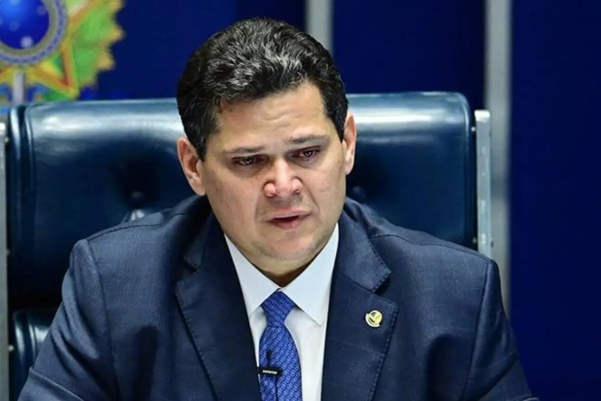 em-meio-a-tensao-com-lula,-alcolumbre-cancela-sabatina-de-messias-no-senado