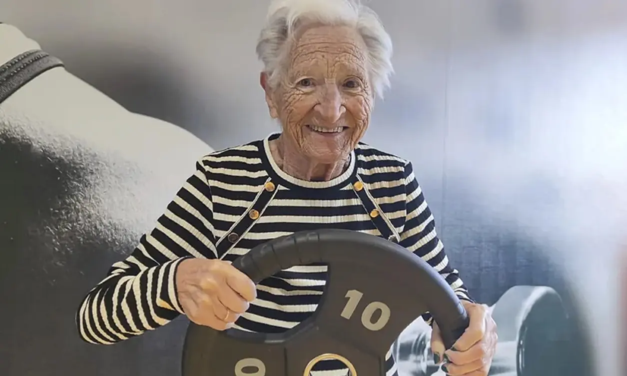 idosa-de-101-anos-que-sobreviveu-a-segunda-guerra,-ao-cancer-e-a-covid-19-viraliza-ao-treinar-duas-horas-por-dia-na-academia