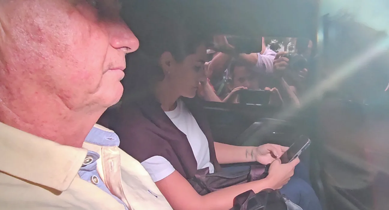 bolsonaro:-migracao-ao-semiaberto-depende-de-criterios-penais;-entenda