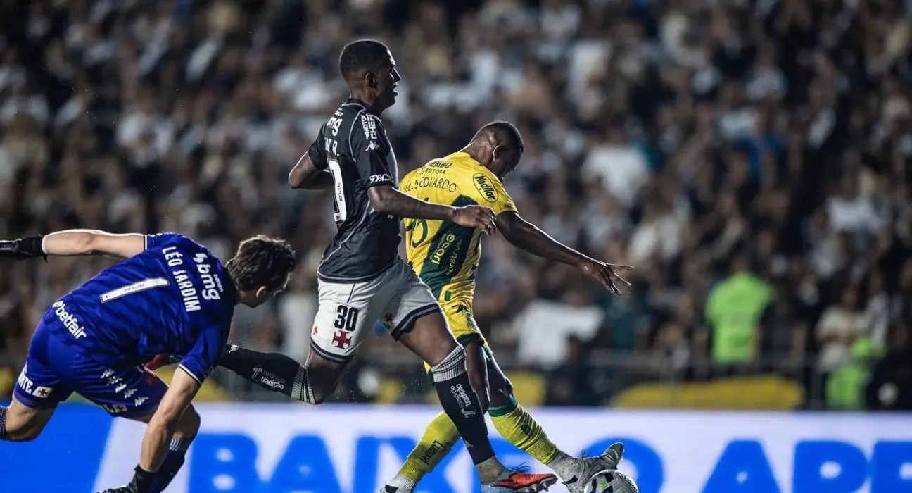 com-gol-de-ex-goias,-mirassol-surpreende-o-vasco-e-garante-vaga-na-fase-de-grupos-da-libertadores