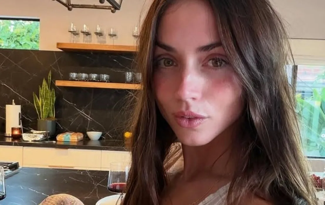 ana-de-armas-exibe-forma-fisica-em-treino-pos-feriado-e-avanca-em-negociacoes-para-filme-com-del-toro-e-diaz