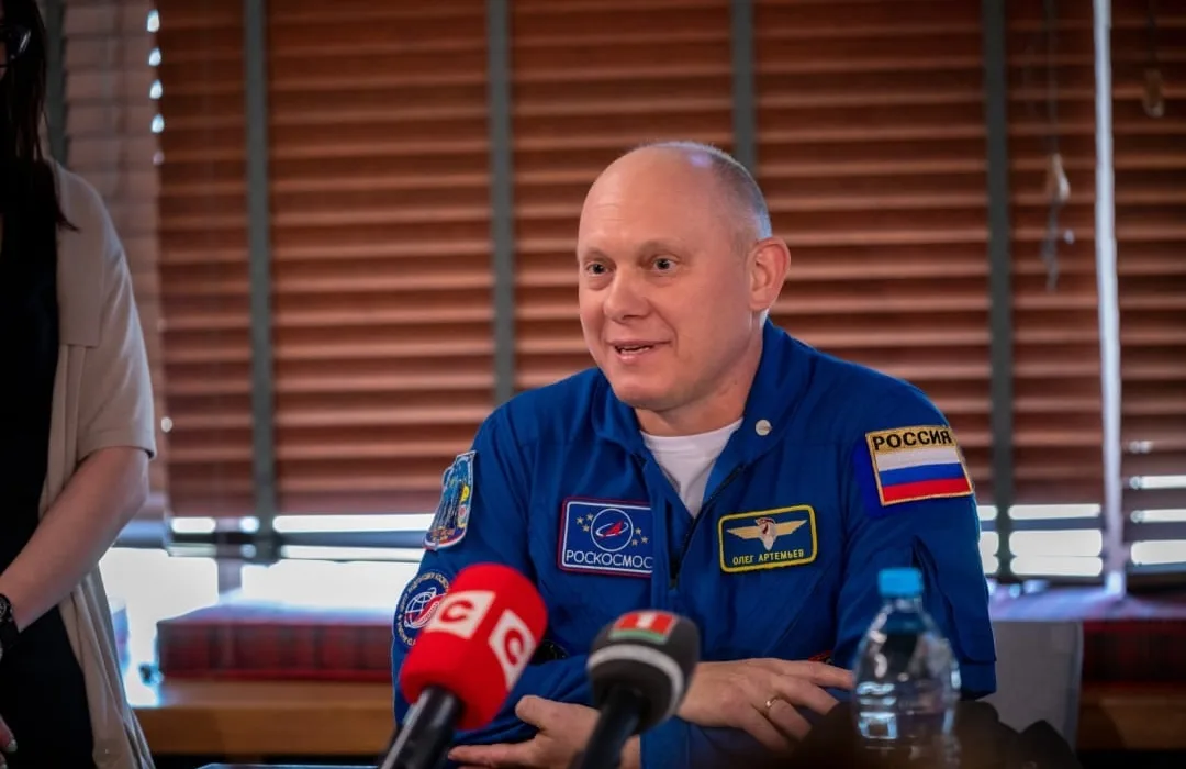 cosmonauta-russo-oleg-artemyev-e-excluido-da-crew-12-apos-alegacoes-de-fotos-de-documentos-confidenciais-da-spacex